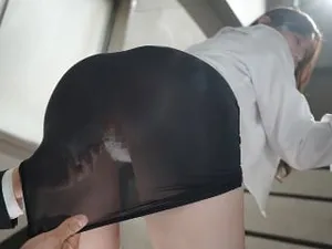 Cô gái ngoại vi liếm lỗ đít