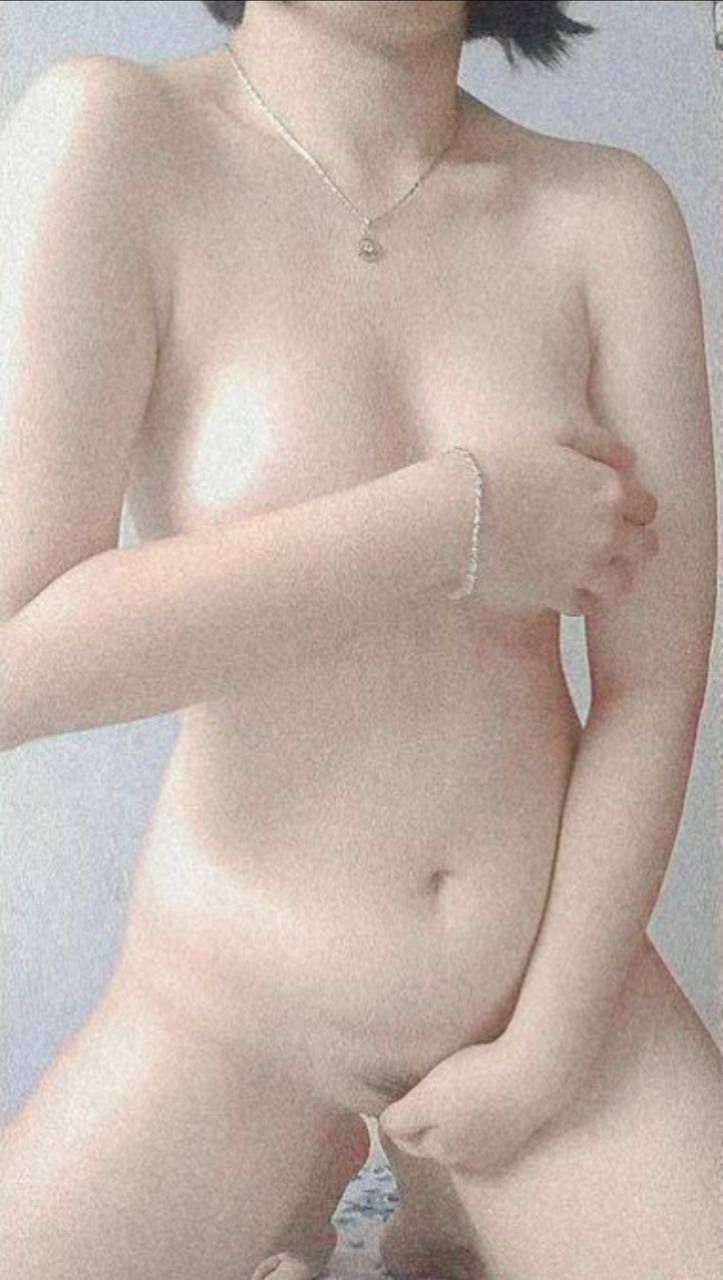 Em trai phang chị gái khi phát hiện không phải là chị ruột