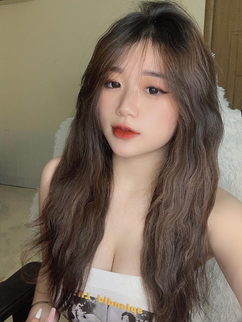 MOGI-083-C Phun nước ồ ạt sắp mất nước! Cơ thể cô ấy giật giật và xuất tinh khi lần đầu tiên cô ấy cảm nhận được cái piston của con cặc lớn! "Hôm nay tôi đã uống